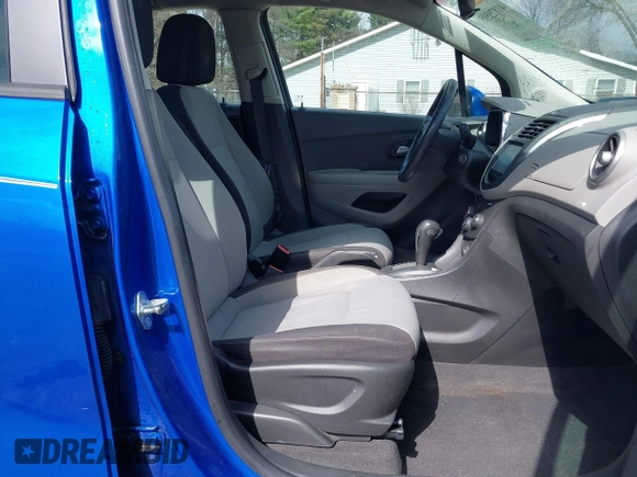 2015 Chevrolet Trax LS with VIN KL7CJKSBXFB235486, listed as a IAAI auction lot 41875595 with 125,301 mi miles. Bid and sale history available at carsss.com. Image 5.
