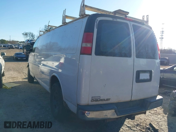 2008 Chevrolet City Express Cargo z VIN 1GCGG29K581113541, wystawiony jako IAAI lot #41686973 z przebiegiem 394 047 mil mil oraz . Historia ofert i sprzedaży dostępna na DreamBid. Obrazek 3.