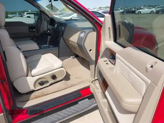 2004 Ford F-150 XL z VIN 1FTPX12574NC21791, wystawiony jako IAAI lot #42304925 z przebiegiem 122 061 mil mil oraz . Historia ofert i sprzedaży dostępna na DreamBid. Obrazek 5.