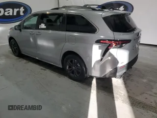 2024 Toyota Sienna LE with VIN 5TDCSKFC1RS139259, listed as a Copart auction lot 77890494 with 892 mi miles and Clean Title. Bid and sale history available at carsss.com. Image 2.