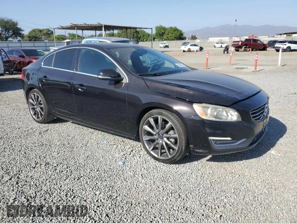 2015 Volvo S60 T5 Drive-E Premier z VIN YV126MFK6F2334600, wystawiony jako Copart lot #61436275 z przebiegiem 117 878 mil mil oraz Czysty tytuł • Clean title. Historia ofert i sprzedaży dostępna na DreamBid. Obrazek 4.
