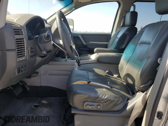 2004 Nissan Titan LE z VIN 1N6AA07B64N525238, wystawiony jako Copart lot #60370775 z przebiegiem Nie podano mil oraz Czysty tytuł • Clean title. Historia ofert i sprzedaży dostępna na DreamBid. Obrazek 7.