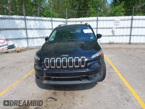 2014 Jeep Cherokee Latitude z VIN 1C4PJMCS3EW184984, wystawiony jako IAAI lot #42301604 z przebiegiem 185 320 mil mil oraz . Historia ofert i sprzedaży dostępna na DreamBid. Obrazek 12.