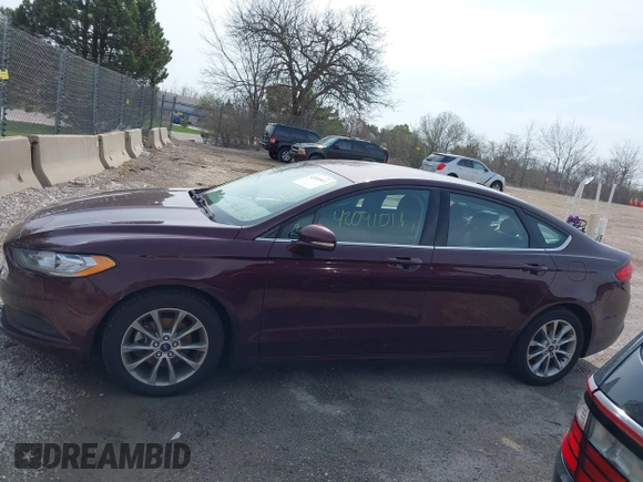 2017 Ford Fusion SE with VIN 3FA6P0HDXHR350377, listed as a IAAI auction lot 42091011 with 109,670 mi miles. Bid and sale history available at carsss.com. Image 14.