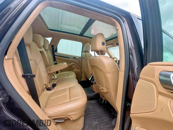 2014 Porsche Cayenne with VIN WP1AA2A25ELA97360, listed as a Copart auction lot 59060675 with 181,114 mi miles and Clean title. Bid and sale history available at DreamBid. Image 6.