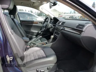 2015 Volkswagen Passat 2.0L TDI SEL Premium with VIN 1VWCV7A32FC013627, listed as a IAAI auction lot 41979341 with 175,728 mi miles. Bid and sale history available at carsss.com. Image 5.
