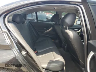 2015 BMW 3 Series 320i xDrive с VIN WBA3C3C55FK202226, выставлен на аукционе Copart как лот 60952825 с пробегом 112 142 миль миль и Списание • Salvage title. История ставок и продаж доступна на DreamBid. Изображение 10.
