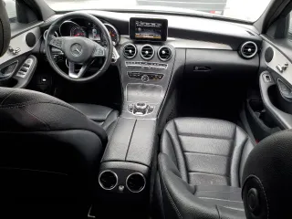 2018 Mercedes-Benz C 300 z VIN 55SWF4JB6JU275731, wystawiony jako Copart lot #55496575 z przebiegiem 51 107 mil mil oraz Szkoda całkowita • Salvage title. Historia ofert i sprzedaży dostępna na DreamBid. Obrazek 8.