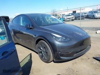 2024 Tesla Model Y Long Range with VIN 7SAYGDEE4RF149457, listed as a IAAI auction lot 41700922 with 1 mi miles. Bid and sale history available at carsss.com. Image 1.