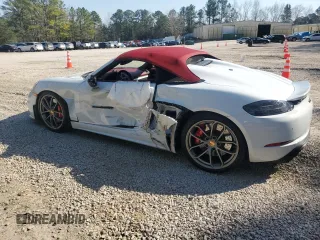 2022 Porsche 718 Spyder z VIN WP0CC2A8XNS235344, wystawiony jako Copart lot #47044674 z przebiegiem 8943 mil mil oraz Szkody całkowita. Historia ofert i sprzedaży dostępna na DreamBid. Obrazek 2.