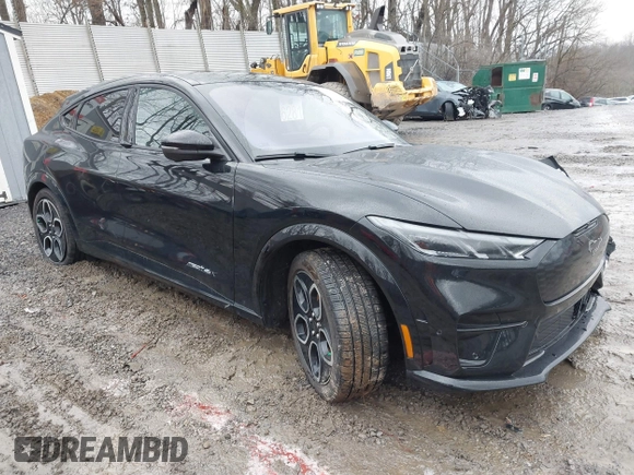 2024 Ford Mustang Mach-E GT z VIN 3FMTK4SX7RMA26092, wystawiony jako IAAI lot #41693702 z przebiegiem 2 089 mil mil oraz . Historia ofert i sprzedaży dostępna na DreamBid. Obrazek 1.