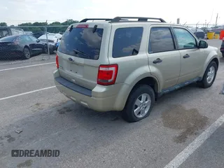 2010 Ford Escape XLT z VIN 1FMCU9D72AKC78719, wystawiony jako IAAI lot #42467034 z przebiegiem Nie podano mil oraz . Historia ofert i sprzedaży dostępna na DreamBid. Obrazek 4.