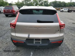 2024 Volvo XC40 Plus Bright Theme with VIN YV4L12UE3R2290695, listed as a Copart auction lot 61178065 with 42,047 mi miles and Clean title. Bid and sale history available at DreamBid. Image 6.