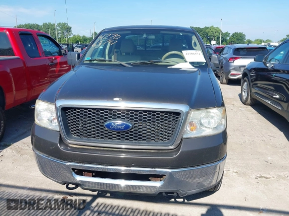 2006 Ford F-150 XLT z VIN 1FTPX14586FA06690, wystawiony jako IAAI lot #42706574 z przebiegiem 145 582 mil mil oraz . Historia ofert i sprzedaży dostępna na DreamBid. Obrazek 6.