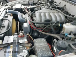 1996 Toyota 4Runner SR5 z VIN JT3HN86R1T0037026, wystawiony jako IAAI lot #42155076 z przebiegiem 228 804 mil mil oraz . Historia ofert i sprzedaży dostępna na DreamBid. Obrazek 14.