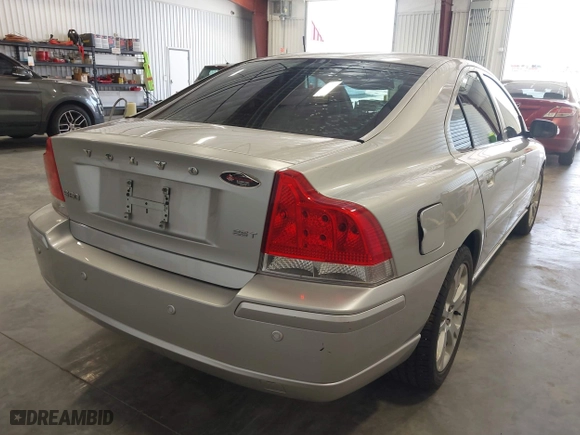 2009 Volvo S60 2.5T with VIN YV1RS592592733286, listed as a IAAI auction lot 42020873 with 129,880 mi miles. Bid and sale history available at carsss.com. Image 4.