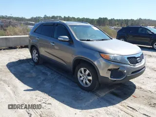 2013 Kia Sorento LX with VIN 5XYKT4A24DG323412, listed as a IAAI auction lot 41781407 with 227,566 mi miles. Bid and sale history available at carsss.com. Image 1.