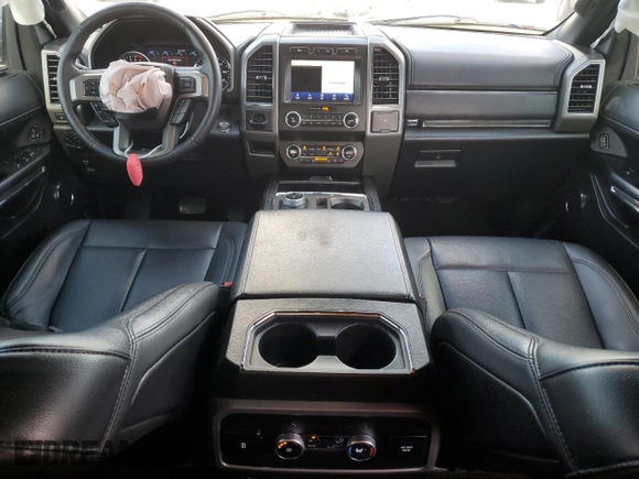 2021 Ford Expedition XLT with VIN 1FMJU1HT9MEA32205, listed as a Copart auction lot 54782185 with 43,300 mi miles and Salvage title. Bid and sale history available at DreamBid. Image 8.