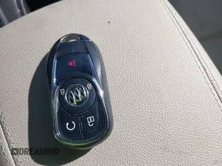 2018 Buick Regal Preferred с VIN W04GL6SXXJ1057573, выставлен на аукционе IAAI как лот 42052928 с пробегом 31 904 миль миль и . История ставок и продаж доступна на DreamBid. Изображение 11.