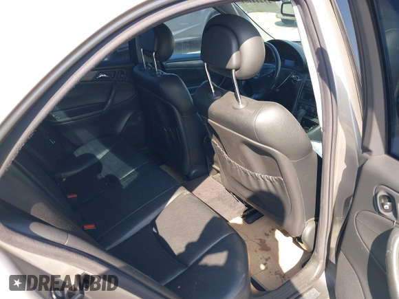 2004 Mercedes-Benz C 230 Kompressor z VIN WDBRF40J24A594806, wystawiony jako IAAI lot #42444464 z przebiegiem 266 778 mil mil oraz . Historia ofert i sprzedaży dostępna na DreamBid. Obrazek 8.