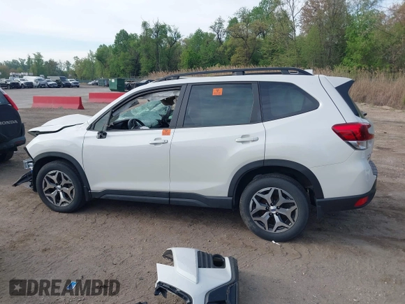 2023 Subaru Forester Premium z VIN JF2SKADC2PH471884, wystawiony jako IAAI lot #42073492 z przebiegiem Nie podano mil oraz . Historia ofert i sprzedaży dostępna na DreamBid. Obrazek 14.