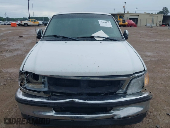1998 Ford F-150 z VIN 1FTZX176XWNA40696, wystawiony jako IAAI lot #42064621 z przebiegiem 93 452 mil mil oraz . Historia ofert i sprzedaży dostępna na DreamBid. Obrazek 6.
