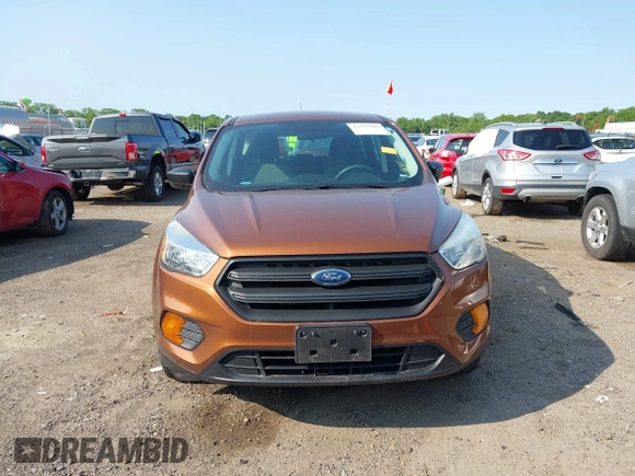 2017 Ford Escape S z VIN 1FMCU0F79HUC31792, wystawiony jako IAAI lot #42377599 z przebiegiem 98 300 mil mil oraz . Historia ofert i sprzedaży dostępna na DreamBid. Obrazek 13.