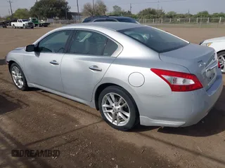 2011 Nissan Maxima SV z VIN 1N4AA5AP9BC855880, wystawiony jako IAAI lot #41698022 z przebiegiem 48 314 mil mil oraz . Historia ofert i sprzedaży dostępna na DreamBid. Obrazek 3.