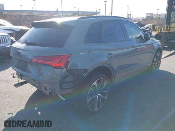 2022 Audi SQ5 Premium Plus with VIN WA1B4AFY0N2042917, listed as a IAAI auction lot 41509774 with 39,851 mi miles. Bid and sale history available at carsss.com. Image 4.