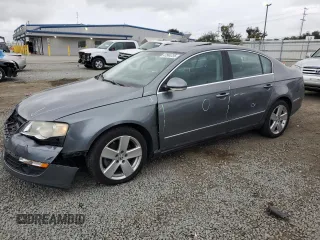 2007 Volkswagen Passat Wolfsburg Edition z VIN WVWAK73C97P164703, wystawiony jako Copart lot #47884335 z przebiegiem 183 125 mil mil oraz Szkoda całkowita • Salvage title. Historia ofert i sprzedaży dostępna na DreamBid. Obrazek 1.