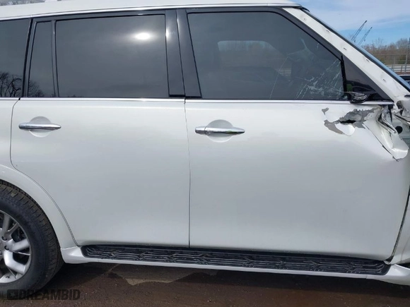 2011 Infiniti QX56 8-passenger with VIN JN8AZ2NC7B9303157, listed as a IAAI auction lot 41779906 with 198,759 mi miles. Bid and sale history available at carsss.com. Image 13.