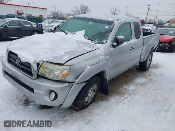 2006 Toyota Tacoma with VIN 5TEUU42N36Z293472, listed as a IAAI auction lot 41320155 with 105,230 mi miles. Bid and sale history available at carsss.com. Image 17.