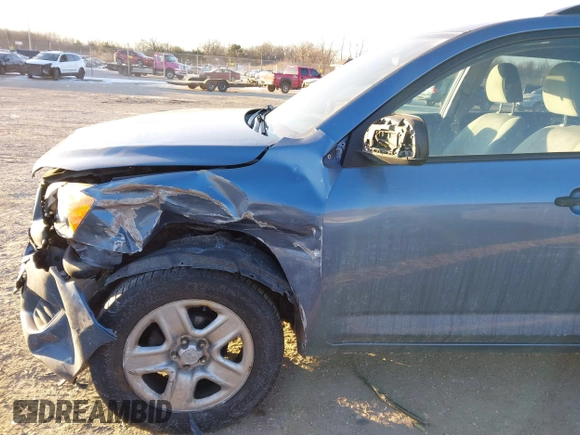 2011 Toyota RAV4 with VIN 2T3BF4DV1BW085191, listed as a IAAI auction lot 41304241 with 207,238 mi miles. Bid and sale history available at carsss.com. Image 6.
