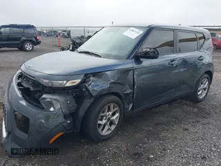 2020 Kia Soul S with VIN KNDJ23AU5L7053547, listed as a IAAI auction lot 41807125 with 109,829 mi miles. Bid and sale history available at carsss.com. Image 17.