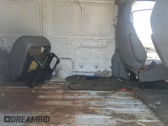 2010 Ford Econoline Cargo Commercial z VIN 1FTNE1EW7ADA66467, wystawiony jako Copart lot #59238055 z przebiegiem Nie podano mil oraz Czysty tytuł • Clean title. Historia ofert i sprzedaży dostępna na DreamBid. Obrazek 11.
