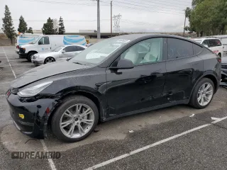 2021 Tesla Model Y Long Range with VIN 5YJYGDEEXMF294556, listed as a Copart auction lot 46668035 with 42,772 mi miles and Salvage Title. Bid and sale history available at DreamBid. Image 1.