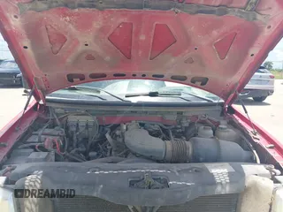 2005 Ford F-150 STX z VIN 1FTRX14W05NB95907, wystawiony jako IAAI lot #42520718 z przebiegiem 137 717 mil mil oraz . Historia ofert i sprzedaży dostępna na DreamBid. Obrazek 10.