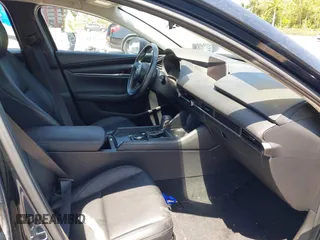 2021 Mazda 3 Select с VIN JM1BPABLXM1326518, выставлен на аукционе IAAI как лот 42130502 с пробегом 82 893 миль миль и . История ставок и продаж доступна на DreamBid. Изображение 5.