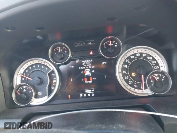 2015 Ram 1500 Big Horn z VIN 1C6RR7LT3FS519298, wystawiony jako IAAI lot #41724865 z przebiegiem 123 385 mil mil oraz . Historia ofert i sprzedaży dostępna na DreamBid. Obrazek 7.