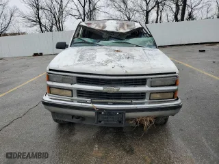 1998 Chevrolet Tahoe with VIN 1GNEK13R4WJ346191, listed as a Copart auction lot 86583514 with 2,650,816 mi miles and Salvage Title. Bid and sale history available at carsss.com. Image 5.