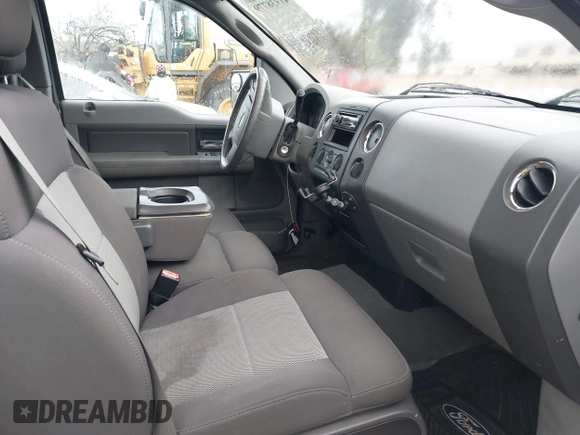 2006 Ford F-150 XLT with VIN 1FTPX14546KD75263, listed as a IAAI auction lot 41938779 with 207,110 mi miles. Bid and sale history available at carsss.com. Image 5.