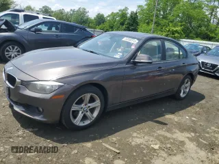2013 BMW 3 Series 328i xDrive z VIN WBA3B5G58DNS02015, wystawiony jako Copart lot #58586515 z przebiegiem 241 767 mil mil oraz Szkoda całkowita • Salvage title. Historia ofert i sprzedaży dostępna na DreamBid. Obrazek 1.
