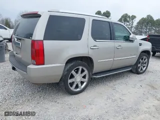 2007 Cadillac Escalade with VIN 1GYFK63897R173007, listed as a IAAI auction lot 41661358 with 275,328 mi miles. Bid and sale history available at carsss.com. Image 4.