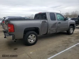 2013 Chevrolet Silverado 1500 LT with VIN 1GCRCSE03DZ274653, listed as a Copart auction lot 50017905 with 105,728 mi miles and Salvage Title. Bid and sale history available at carsss.com. Image 3.
