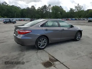2017 Toyota Camry XLE z VIN 4T1BF1FK6HU389524, wystawiony jako Copart lot #56341345 z przebiegiem 156 516 mil mil oraz Czysty tytuł • Clean title. Historia ofert i sprzedaży dostępna na DreamBid. Obrazek 3.