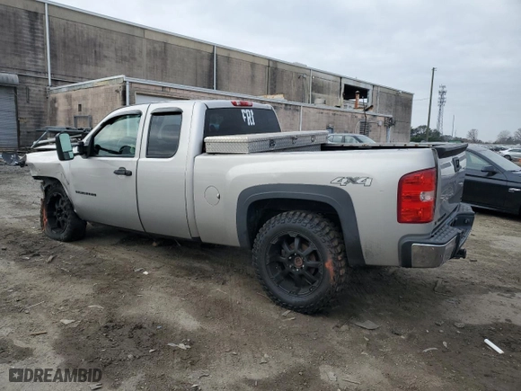 2007 Chevrolet Silverado 1500 LT w/1LT with VIN 2GCEK19C471662830, listed as a Copart auction lot 86376934 with 195,212 mi miles and Salvage Title. Bid and sale history available at carsss.com. Image 2.