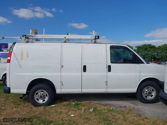 2016 GMC Savana Cargo Van with VIN 1GTW7AFF9G1194121, listed as a IAAI auction lot 41978935 with 91,469 mi miles. Bid and sale history available at carsss.com. Image 13.