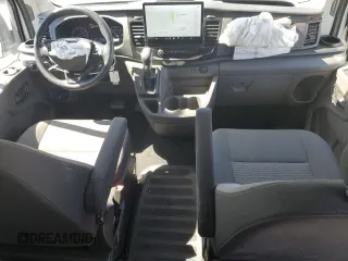 2024 Ford Transit Passenger XL z VIN 1FBAX2YG2RKA09205, wystawiony jako Copart lot #57095995 z przebiegiem 32 059 mil mil oraz Tytuł czysty. Historia ofert i sprzedaży dostępna na DreamBid. Obrazek 8.