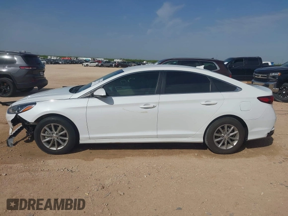 2018 Hyundai Sonata SE z VIN 5NPE24AF0JH704634, wystawiony jako IAAI lot #42250872 z przebiegiem 47 333 mil mil oraz . Historia ofert i sprzedaży dostępna na DreamBid. Obrazek 14.