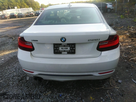 2016 BMW 2 Series 228i xDrive with VIN WBA1G9C55GV726460, listed as a IAAI auction lot 39985264 with 48,379 mi miles. Bid and sale history available at carsss.com. Image 16.